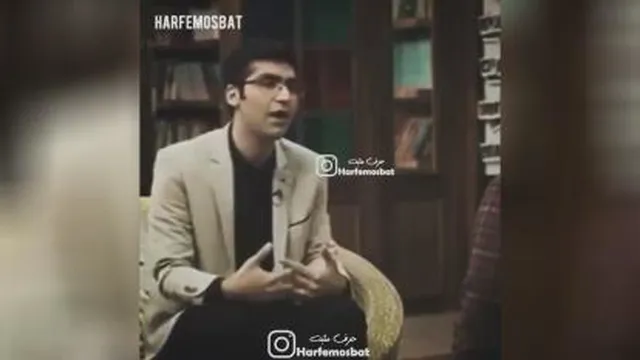 ‏غم مثل پیازه؛ همیشه هست. نباشه هم از همسایه قرض می‌گیریم! ‌ 🥀
