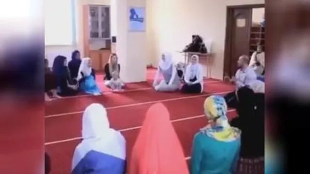 لحظه ای مسلمان شدن خواهر ما خیلی اشک آور است 😭