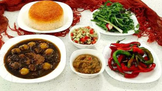 طرز تهیه خورش گوجه سبز