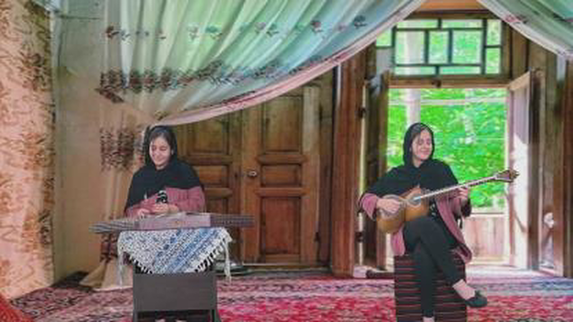 قطعه ی خزان اثر استاد پرویز مشکاتیان (دو نوازی تار و سنتور) بهار پنجه پور