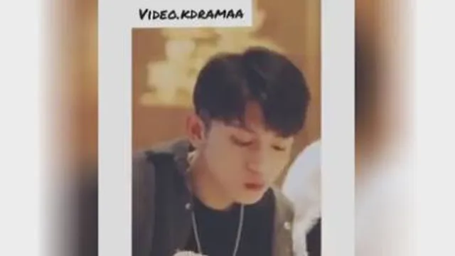 وقتی با دخترا بری بیرون😂😂