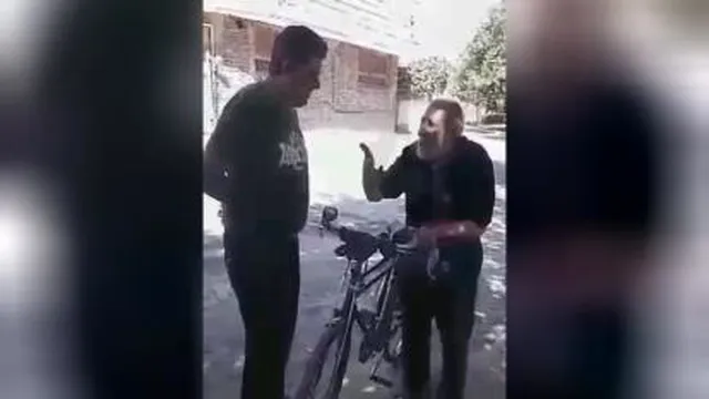 شعر خوانی زیبای یک پدر بزرگ اصفها نی(خوراسگان)