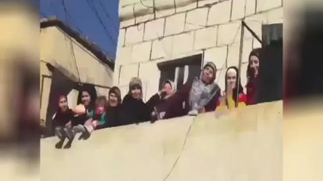 واقعا باارزش خیلی قشنگ میخونه از شهید سلیمانی