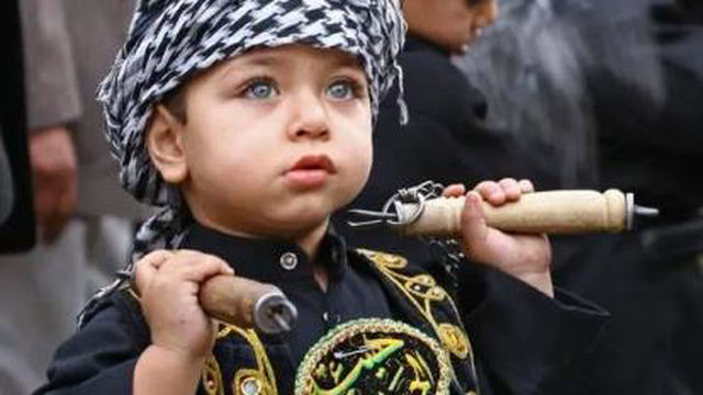 زنجیر زنی جالب کودک 2 ساله