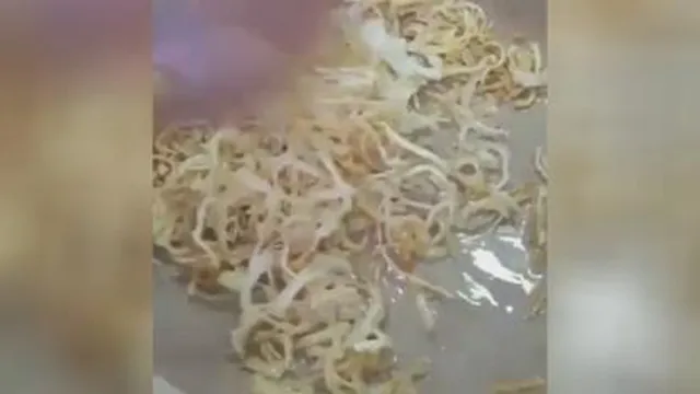 سرخ شدن پیاز خشک