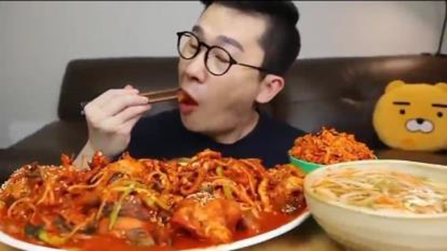 موکبانگ خوردن هشت پا
