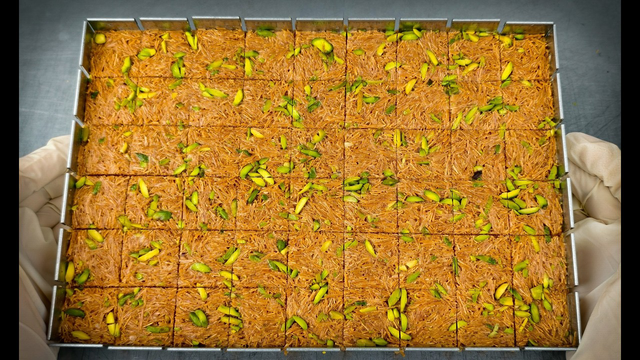 راز تهیه اسلایس شعریه مجلسی، شیرینی مدرن به روش قنادی[به سادگی خوردن اسلایس]،بدون فر و همزن