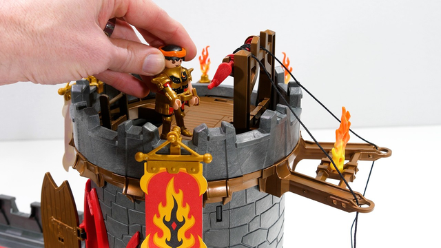 Funny Medieval Castle Adventure for Kids with Genevieve's Playhouse!
