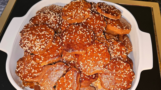 شیرینی شیره خرما ترد و خيلی خوشمزه