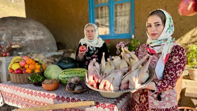 یلدا! دورهمی ایرانی: پخت مرغ شکم‌پر و میوه‌آرایی جشن