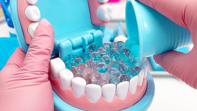 باز کردن جعبه اسباب‌بازی‌های جالب ست دندانپزشک | بررسی ASMR