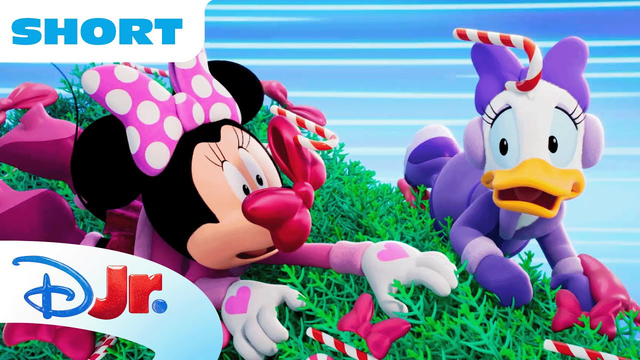 وای درخت کریسمس! 🎄💝 | مینی و دنیای پاپیونی: هتلی برای حیوانات خانگی | @disneyjr