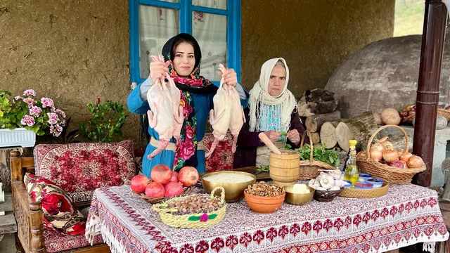 باسترما ی اردک — اردک‌های مرینیت‌شده که زیر لایه‌ای از برنج به‌صورت آهسته پخته می‌شوند
