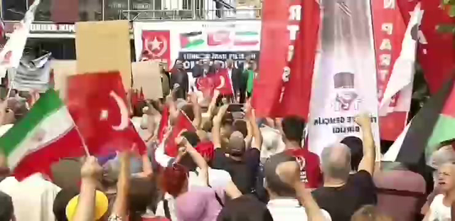مردم ترکیه پیروزی ایران مقابل صهیونیست‌ها را جشن گرفتند