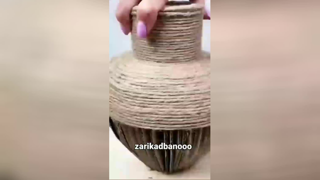 گلدان با قوطی