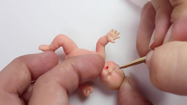 نحوه نقاشی چشم‌های باز بر روی مینی بیبی سری ۲ زورو به صورت مرحله‌به‌مرحله