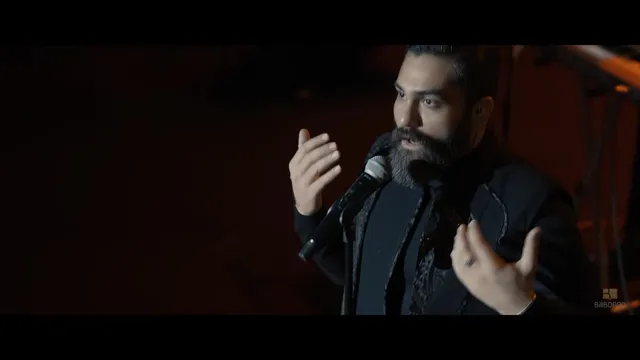 علی زندوکیلی - اجرای زنده آتش در آب