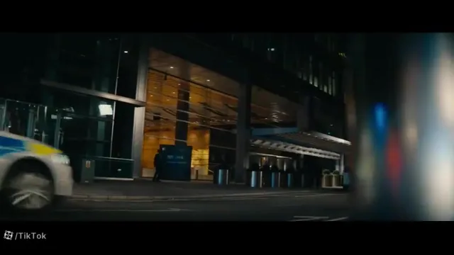 فیلم سینمایی بحران دوبله فارسی 2021