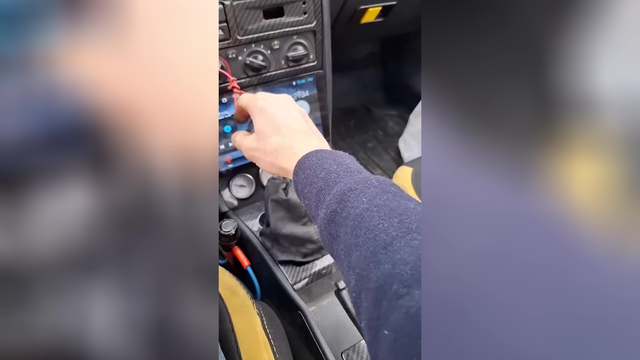 اهل دلاش می‌دونن: گاز باید تو مشتت باشه! 😄🏍