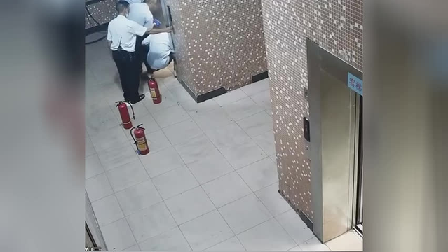 ببینید چه بلایی سر این مرد اومد 😱😱🤯🤯😭😭
