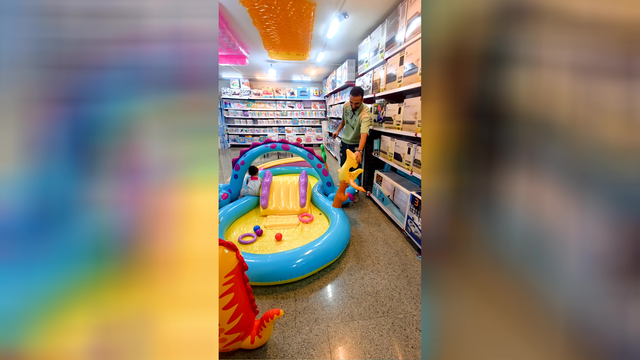 استخر بادی سرسره دار مدل 57135 اینتکس طرح دایناسور