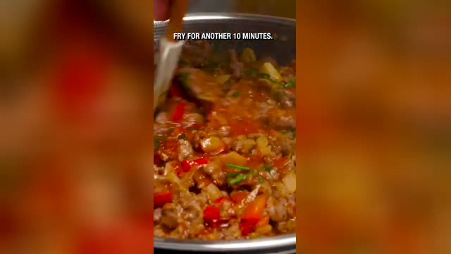 طرز تهیه رولت بادمجان در ماهیتابه / یک غذای کلاسیک با طعم متفاوت