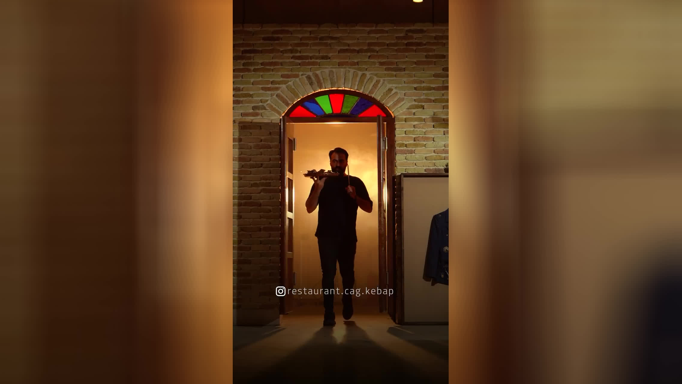 رستوران ایرانی با تم سنتی در یزد