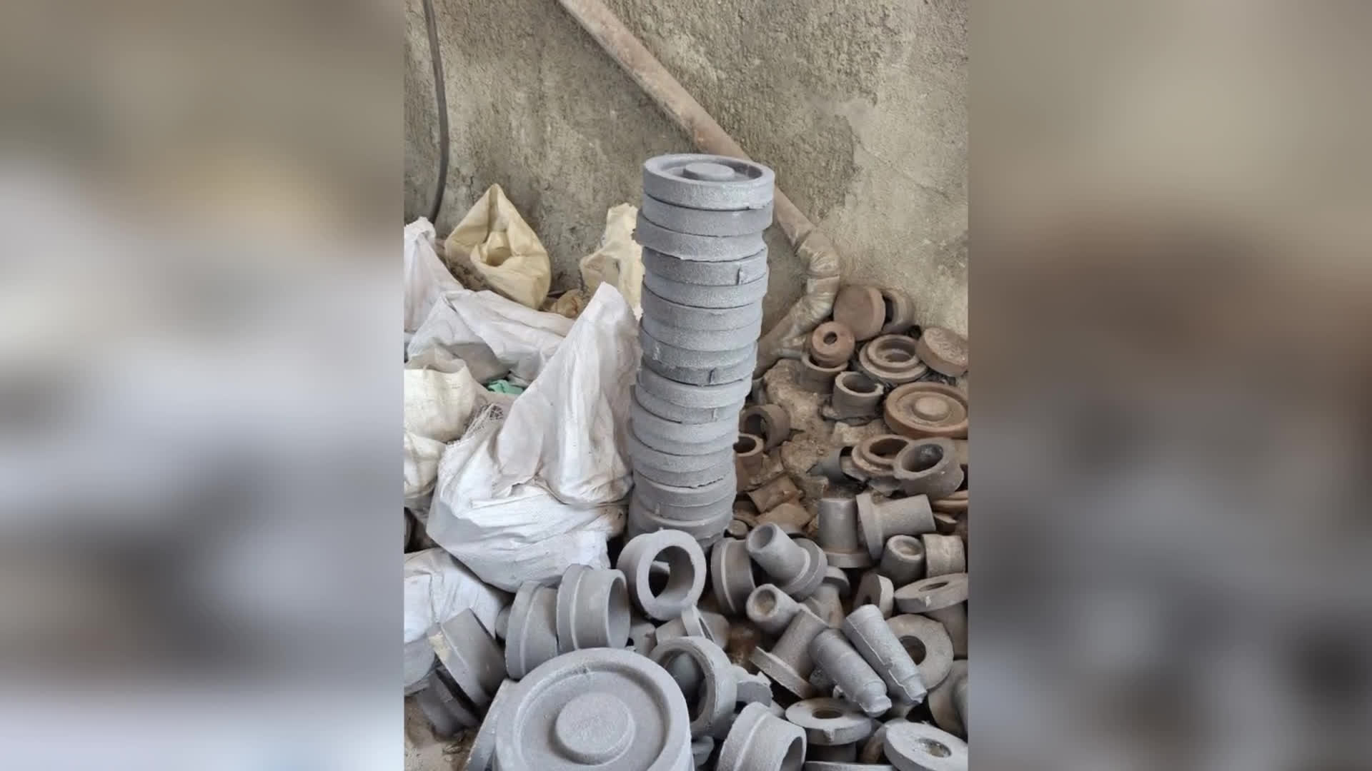 ریخته‌گری چدن در عباس‌آباد