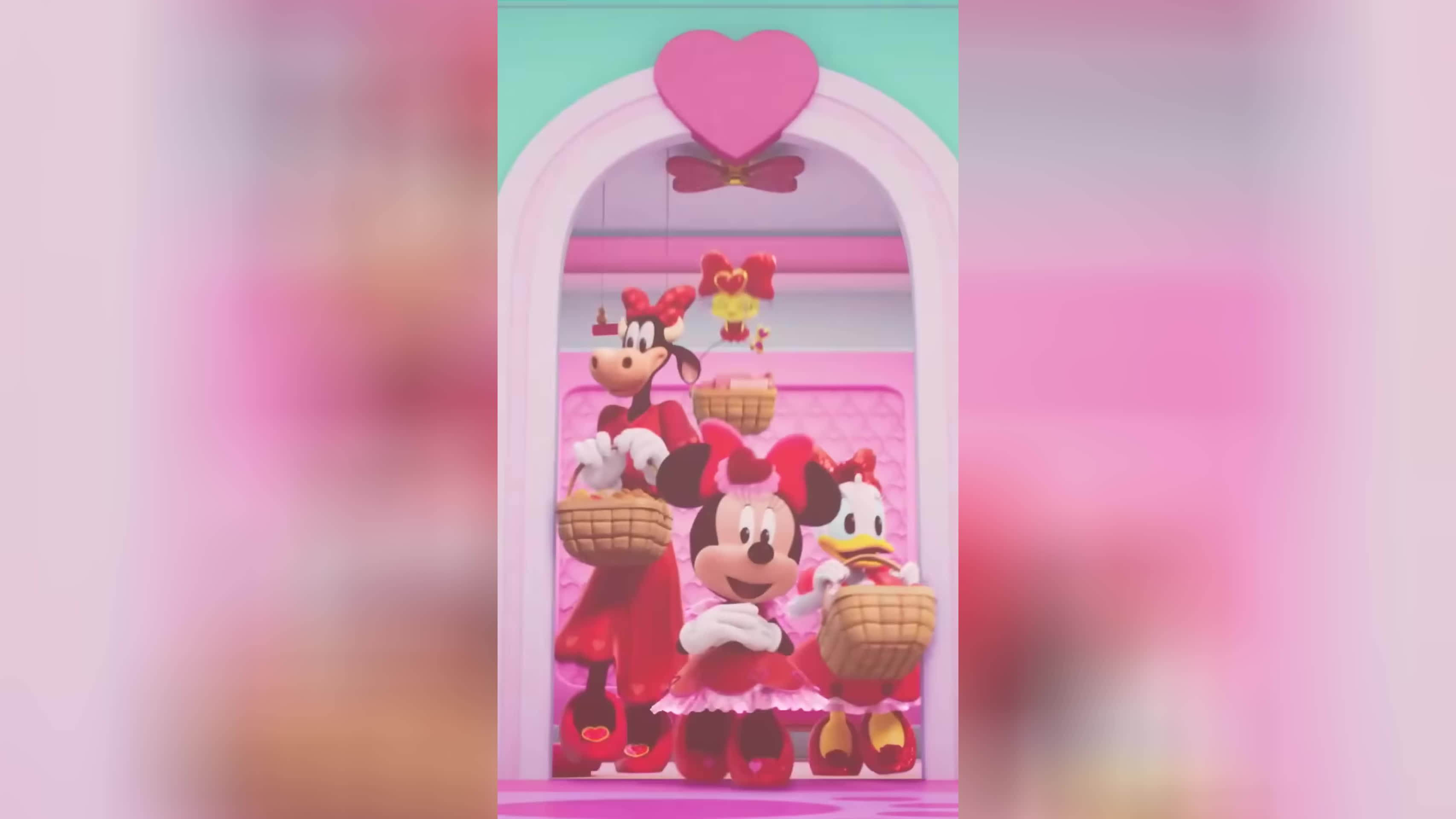 Minnie Mouse sings to her furry valentines! 🎀❤️ | Minnie's Bow-Toons: Pet Hotel
