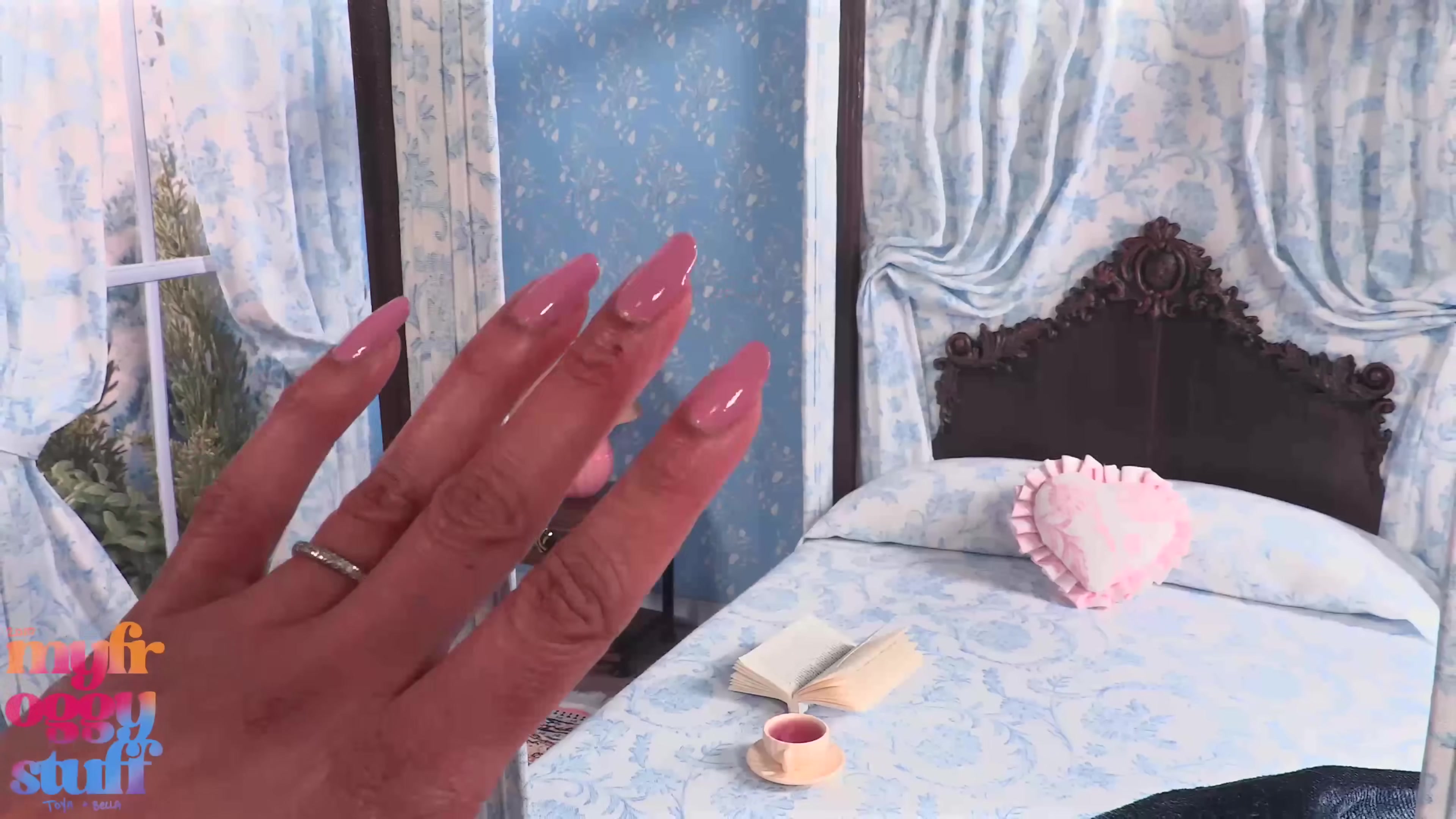 7 Quick Crafts For The Dollhouse | Bridgerton Inspired Hidden Doll Room Vanity