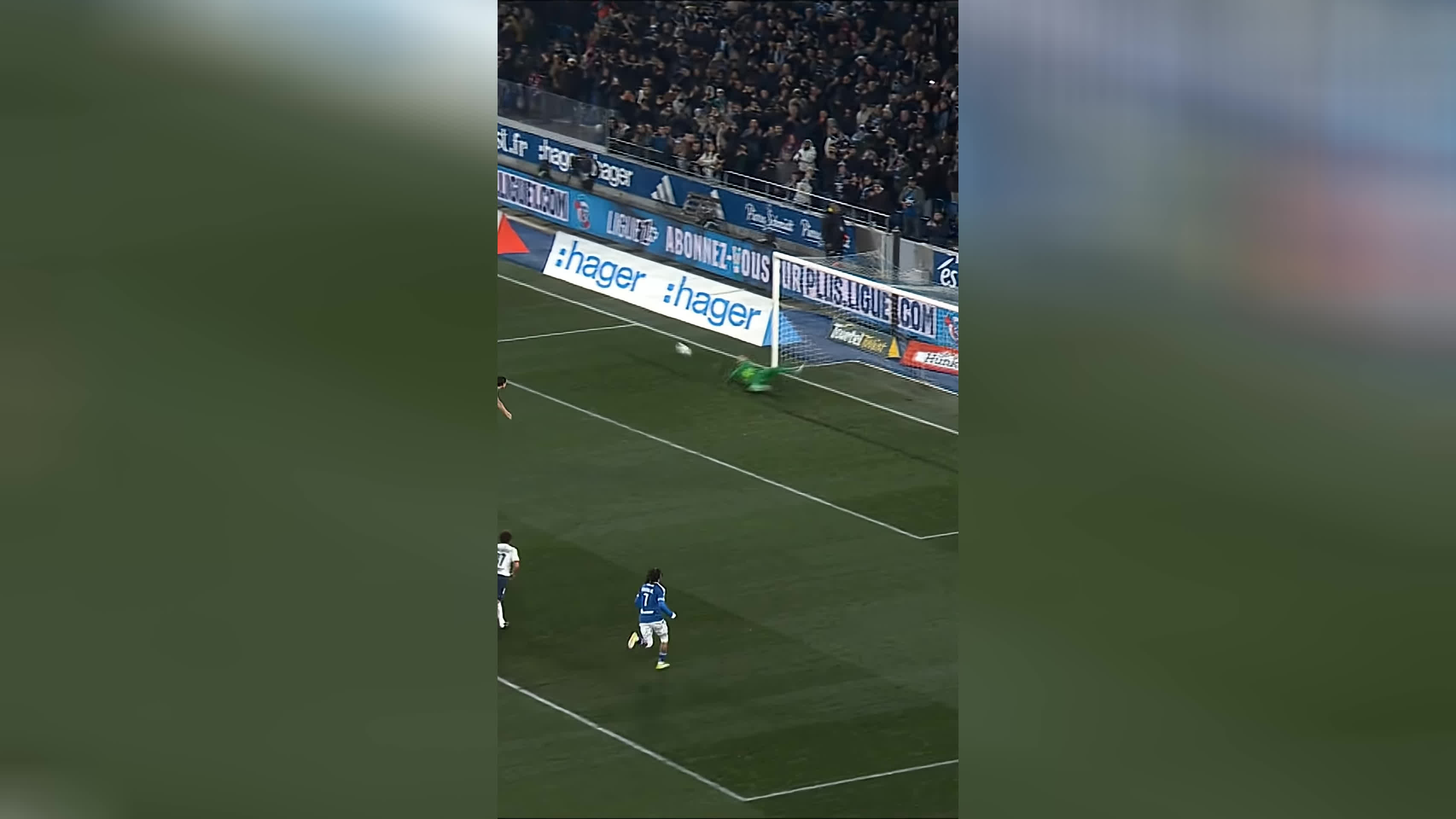 Safonov, here we go again! 🧤 Ligue1 PSG Safonov