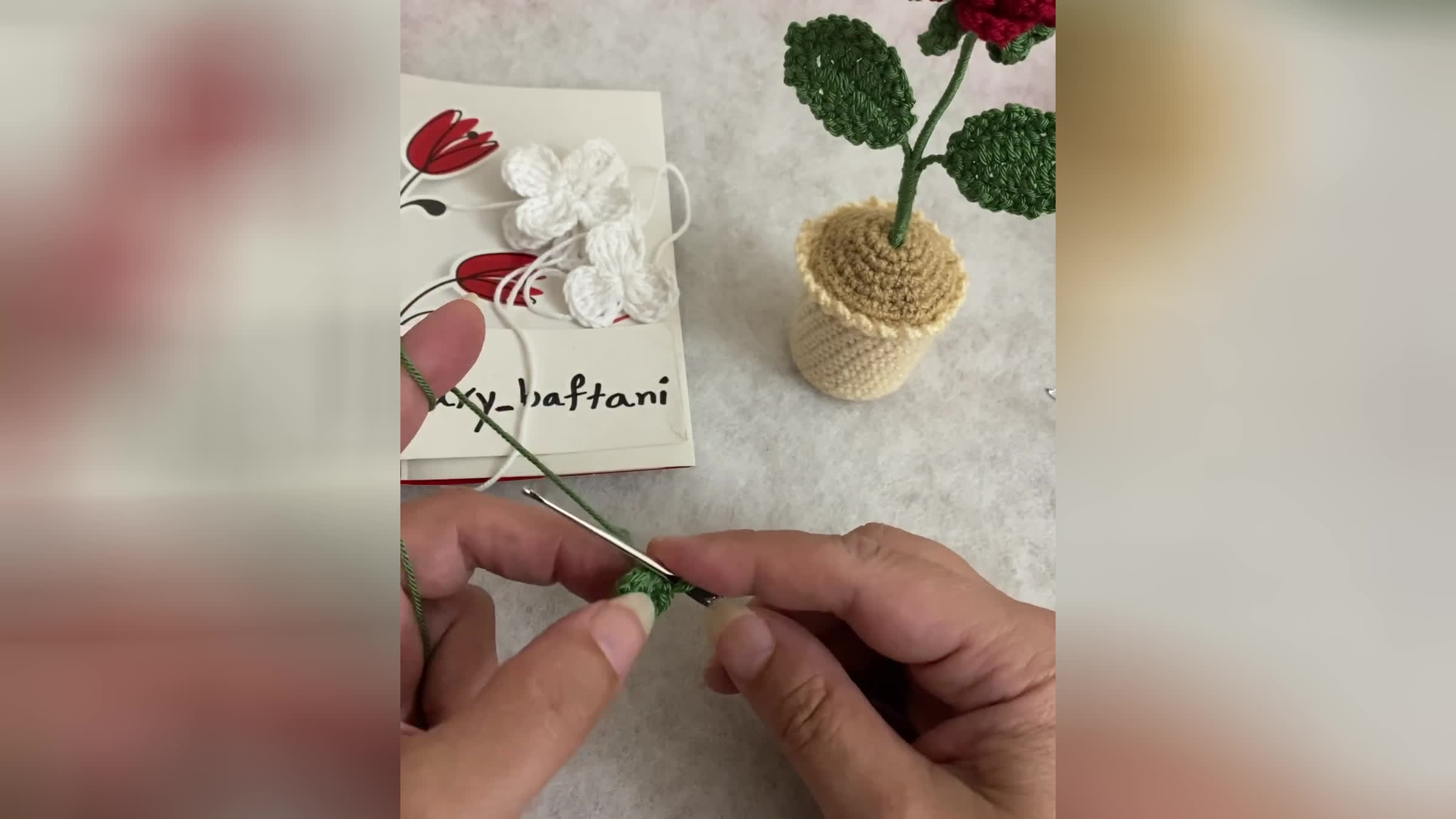 آموزش بافت گل رز با گلدان 🌹 قسمت دوم 🥀 پارت سوم 🥀