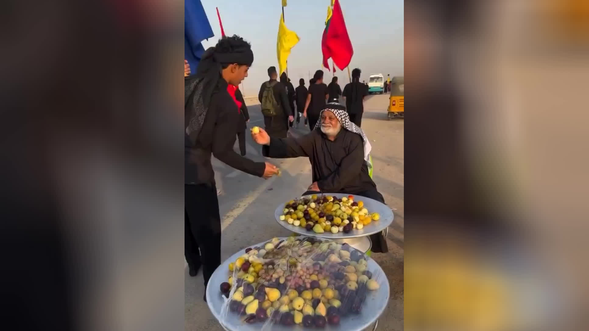 پذیرایی صلواتی از زائران امام حسین ع...#